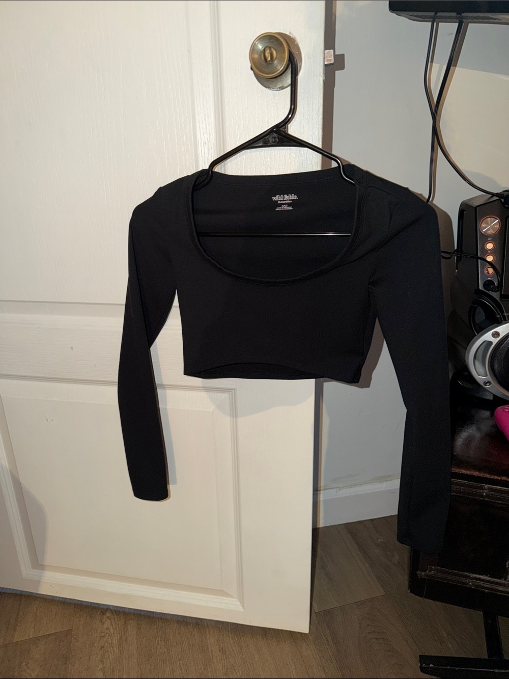 wild fable Black Long-Sleeve Cropped Scoop Neck Top